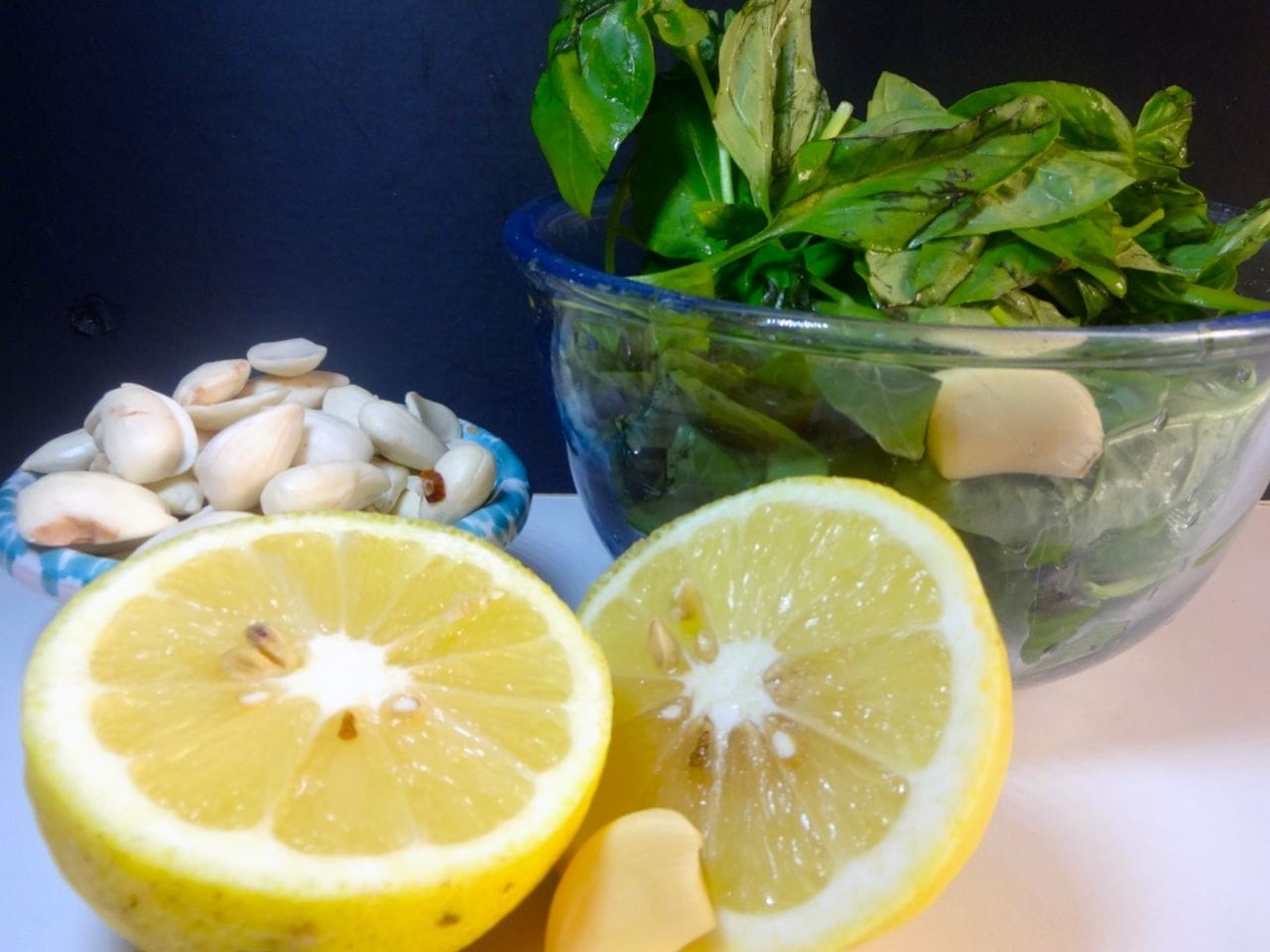 Bocconcini di pollo e melanzane con pesto di mandorle