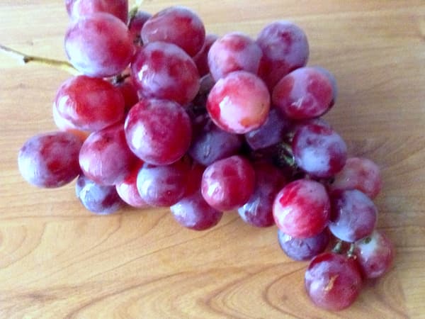 Uva arrostita ed una sua insalata: cavolo bianco e chicchi rossi