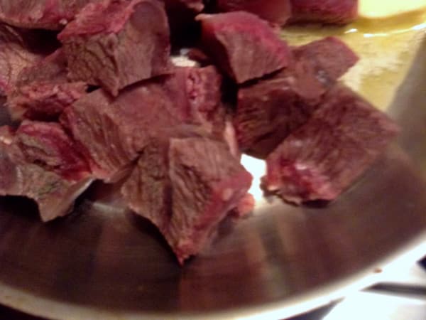 Spezzatino morbidissimo di guance di vitello al vino rosso